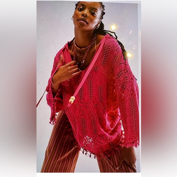 Free People Long Beach Crochet Hoodie Tasseled Scalloped Pink Rose - Picture 4 of 5